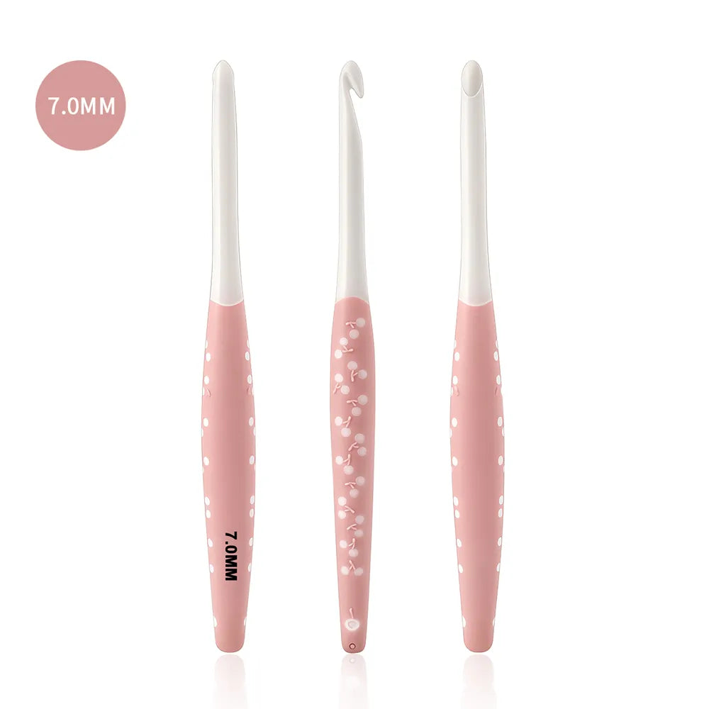 Cherry Two-Tone Large Crochet Hooks, 1, 3 or 6-Piece Options – CH166