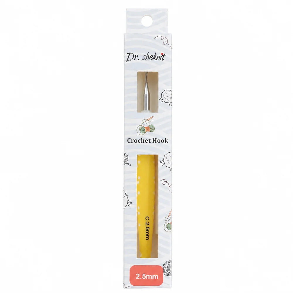 CH178 2.5 mm cherry ergonomic crochet hook in retail packaging