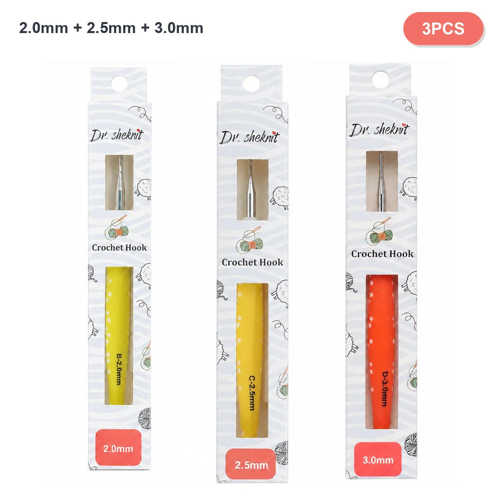 CH178 three-piece cherry crochet hook set in 2.0, 2.5 and 3.0 mm sizes