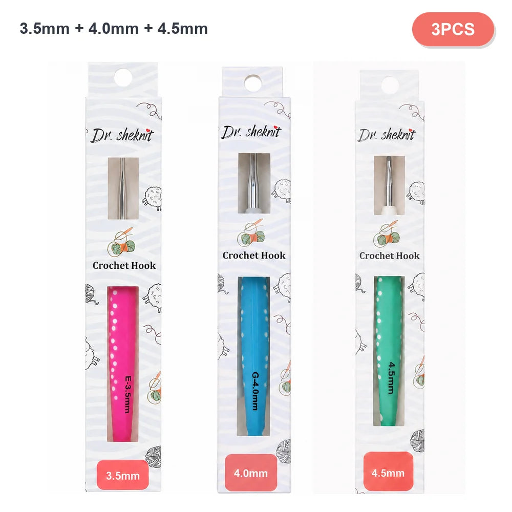 CH178 three-piece cherry crochet hook set in 3.5, 4.0 and 4.5 mm sizes