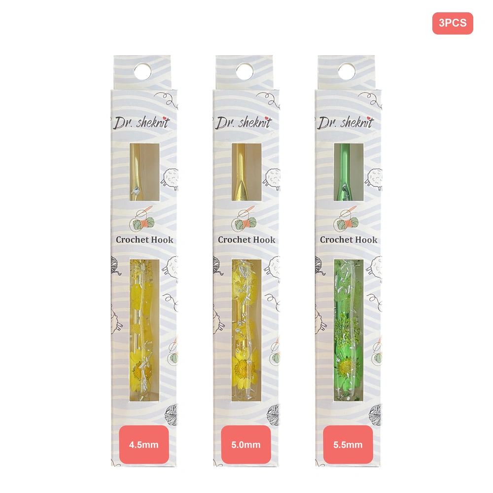 Dr.SheKnit CH176 three-piece floral resin crochet hook set in 4.50mm, 5.00mm and 5.50mm