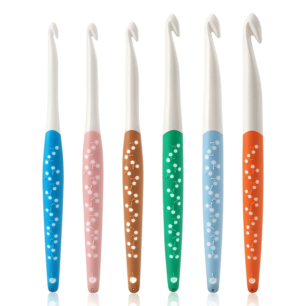 Dr.SheKnit cherry two-tone large crochet hook set in six sizes from 6 to 12 mm