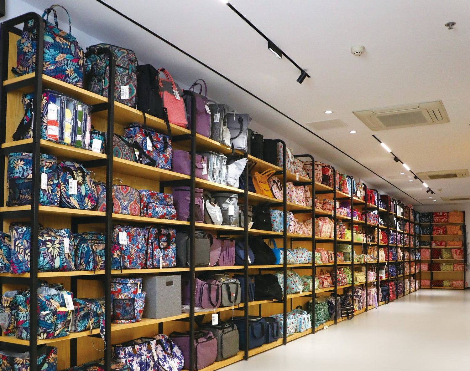 Dr.SheKnit showroom cropped