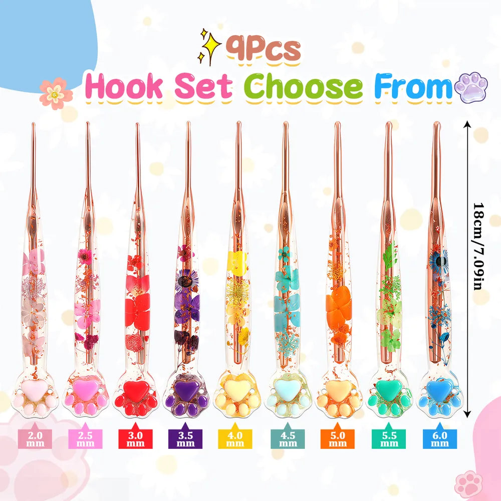 Nine floral resin crochet hook sizes from 2.0 to 6.0 mm with 18 centimeter length